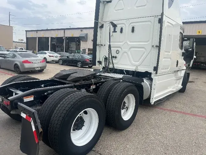 2020 Freightliner X12564ST