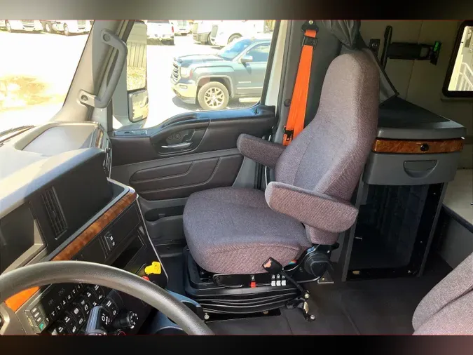2022 INT LT625 6x4