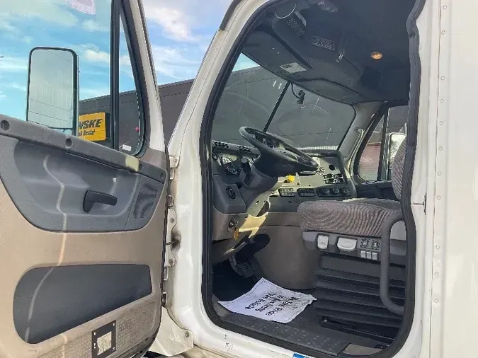 2018 Freightliner X12564ST