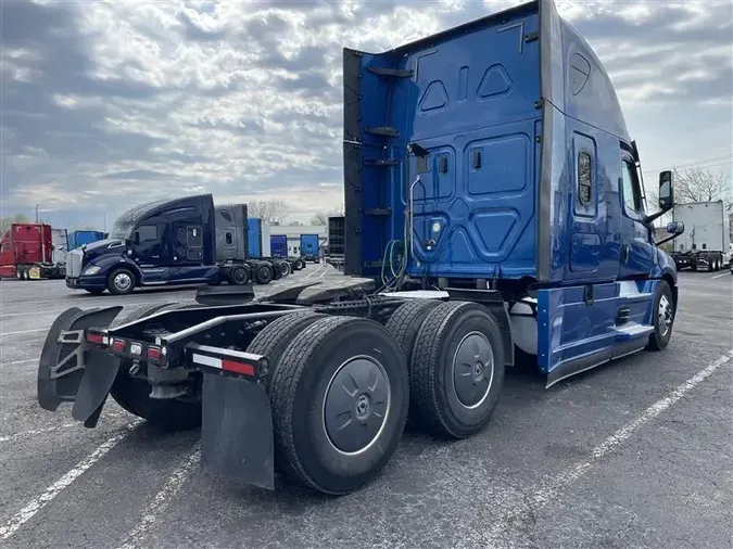 2021 FREIGHTLINER CA126