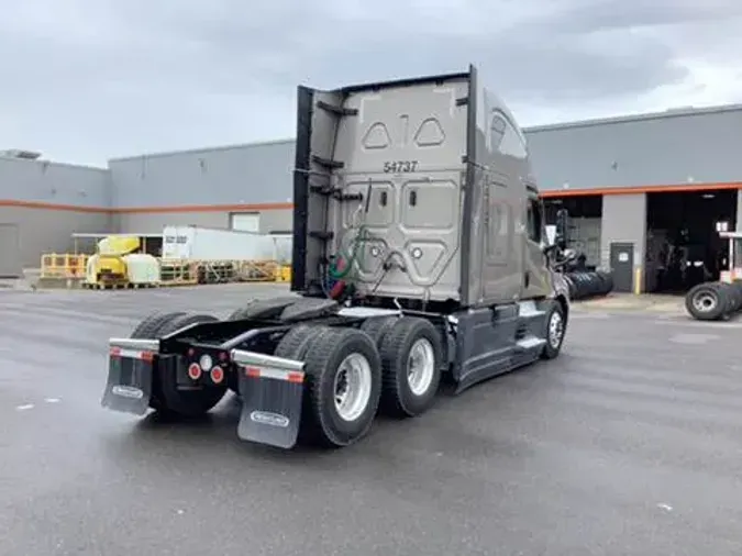 2023 Freightliner Cascadia