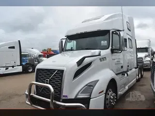 2021 VOLVO VNL64T860