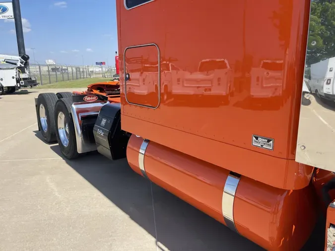 2023 Peterbilt 389