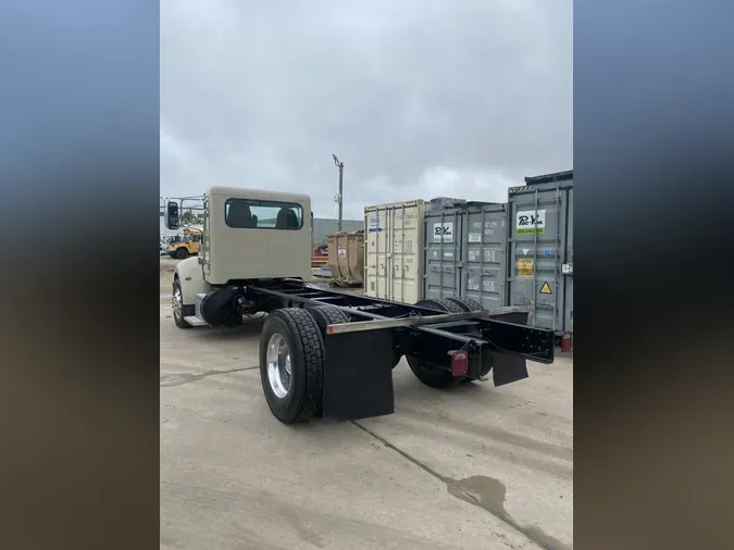 2018 Peterbilt 337