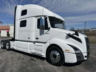 2023 VOLVO VNL64T860