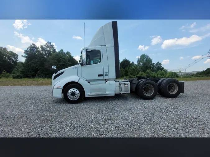 2019 Volvo VNL300