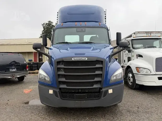 2021 FREIGHTLINER CASCADIA 116