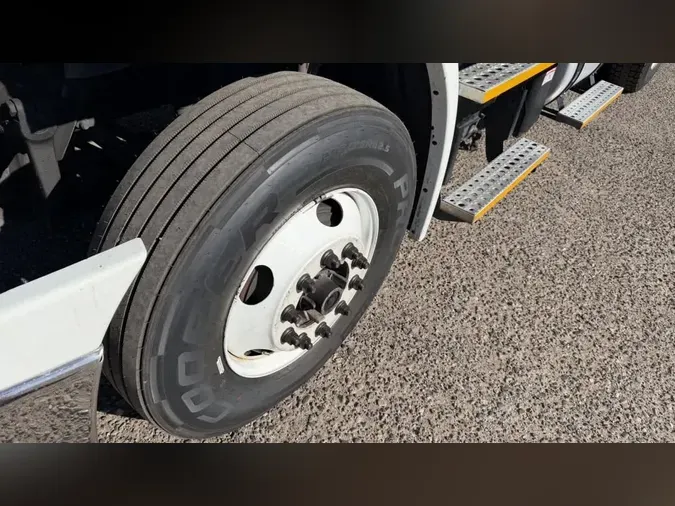 2017 FREIGHTLINER/MERCEDES CASCADIA 113
