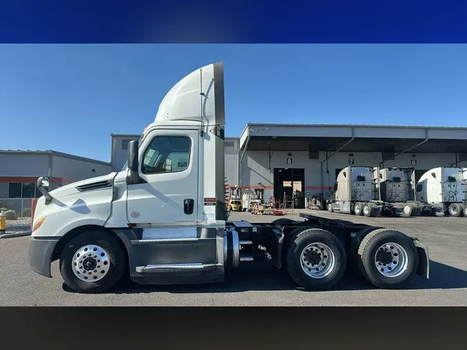 2019 Freightliner Cascadia 126