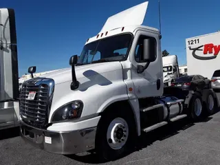 2018 FREIGHTLINER/MERCEDES CASCADIA 125