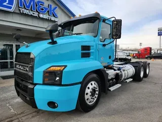 2020 MACK ANTHEM AN64T