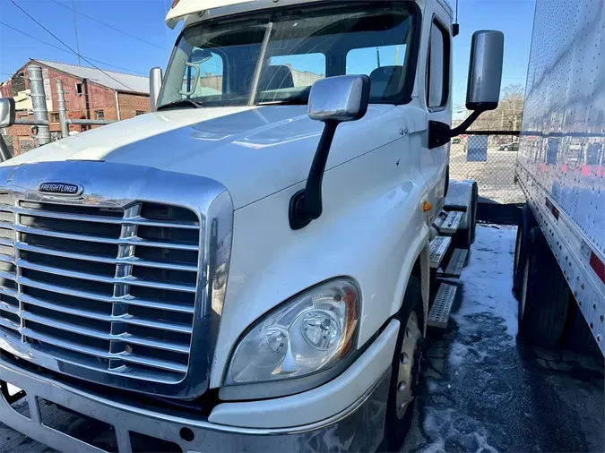 2012 FREIGHTLINER CASCADIA 125