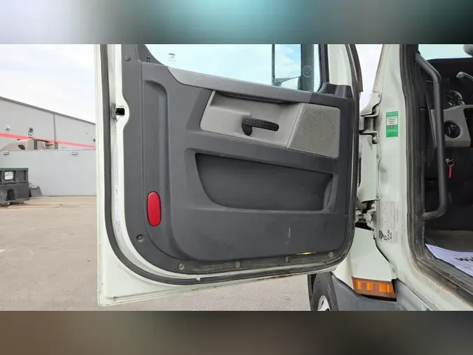 2020 Freightliner Cascadia 126