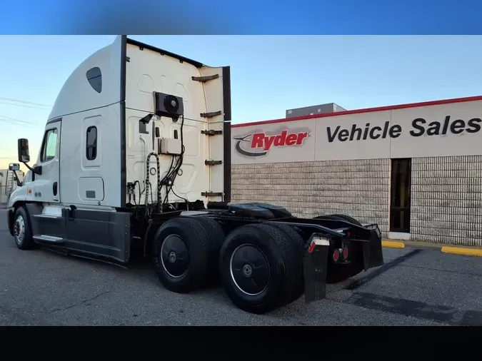 2020 FREIGHTLINER/MERCEDES CASCADIA 125ad66f44963e145557f93690de299e457