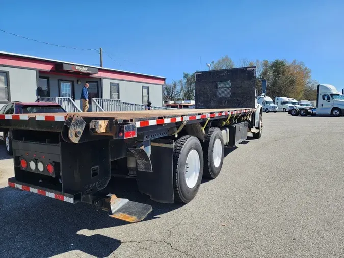 2017 FREIGHTLINER/MERCEDES M2 106