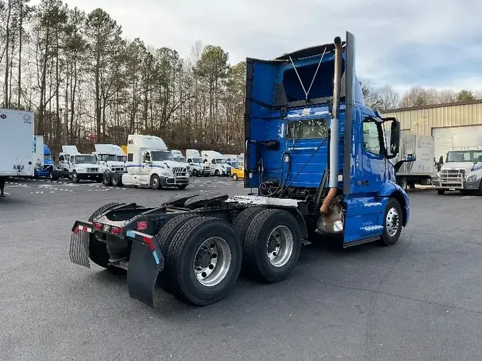 2020 Volvo VNR64300