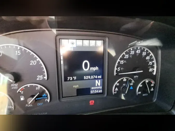 2019 Freightliner Cascadia 126