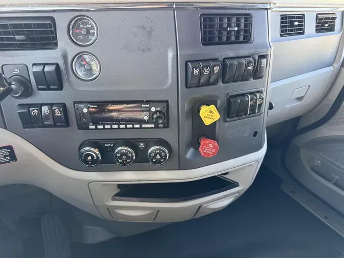 2022 Peterbilt 579ad6f2695b6bc2fb74b9cf0637315de84