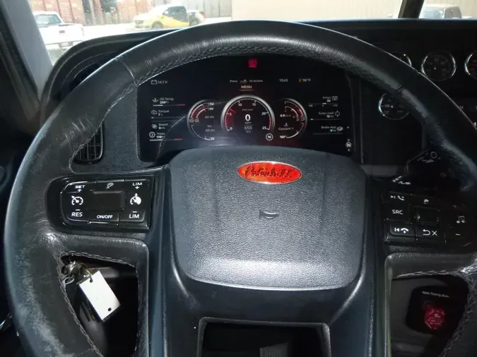 2022 Peterbilt 389