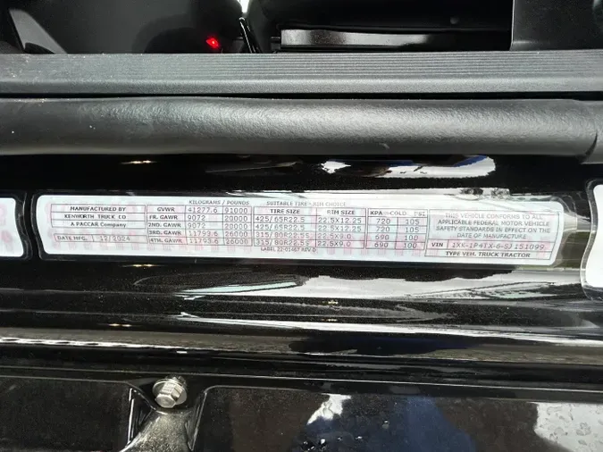 2025 Kenworth W990ad7be1b21b7373962bf1f6506bbe615c