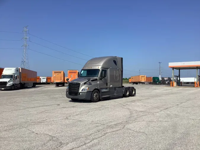 2023 Freightliner Cascadia 126ad7c224013fcdba0397d757890031e40