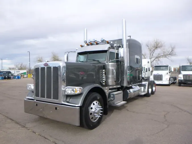 2022 Peterbilt 389