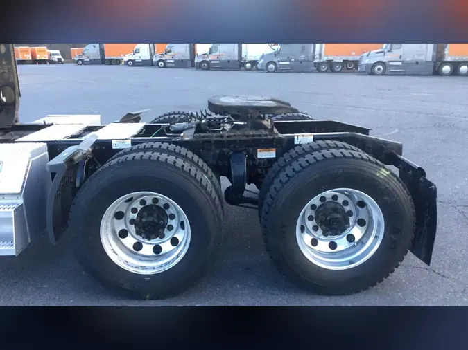 2021 Freightliner Cascadia 126