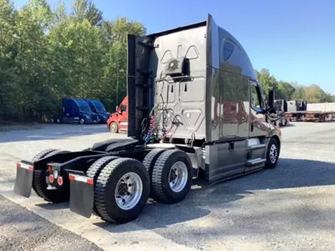 2022 Freightliner Cascadia