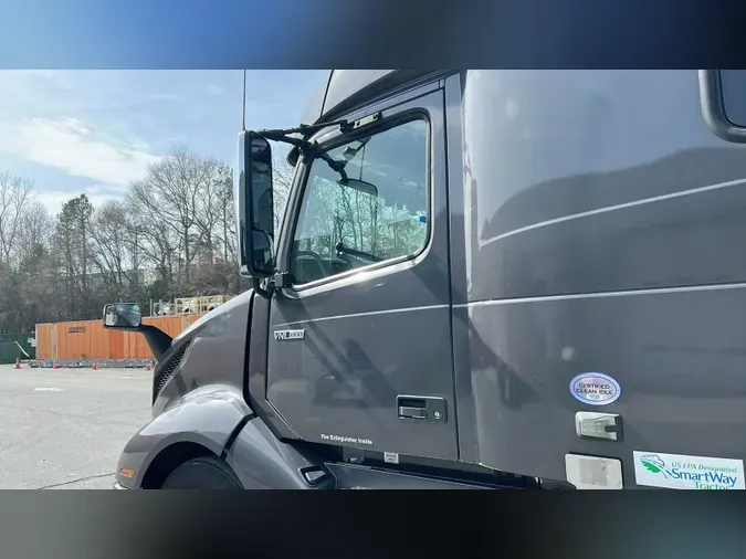 2023 Volvo VNL860
