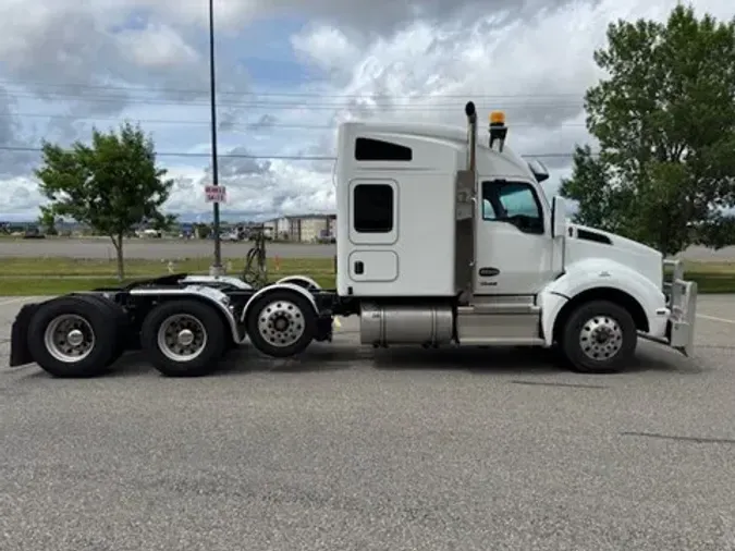 2022 Kenworth T880