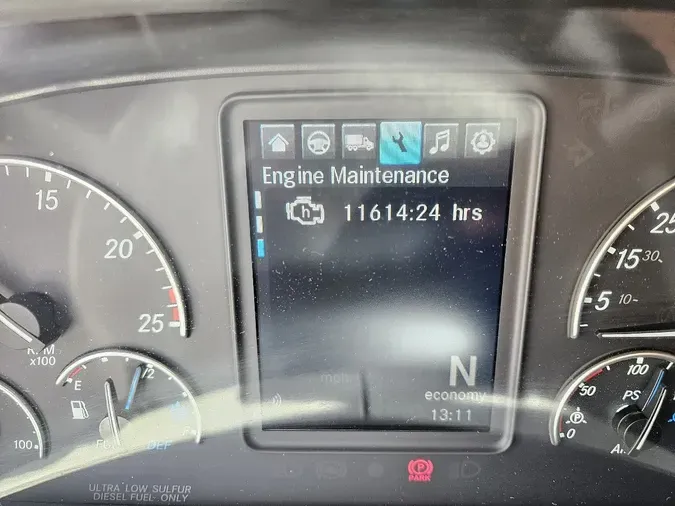 2022 FREIGHTLINER Cascadia 126