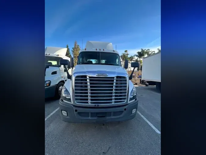 2018 FREIGHTLINER/MERCEDES CASCADIA 113