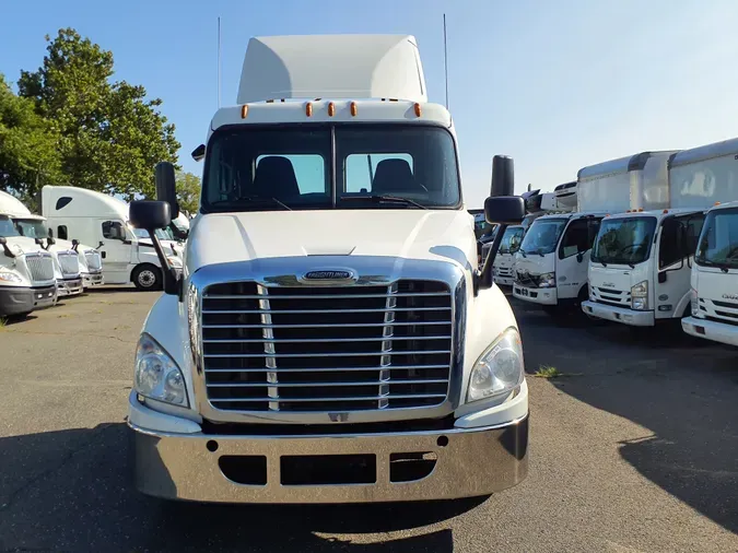 2016 FREIGHTLINER/MERCEDES CASCADIA 125