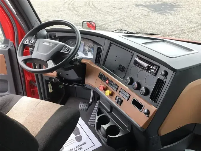 2020 FREIGHTLINER CASCADIA