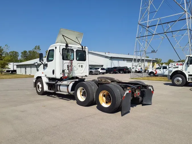 2018 FREIGHTLINER CASCADIA 125ad91cb0217234d8e384def761b26eb77
