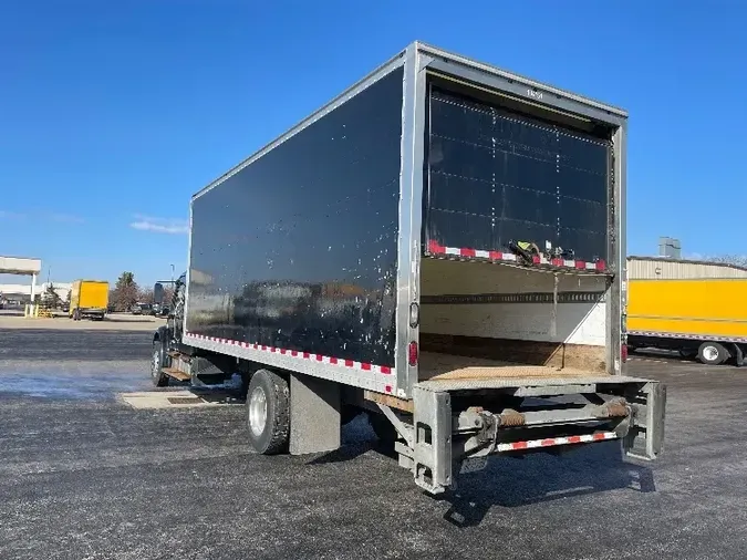 2016 Freightliner M2