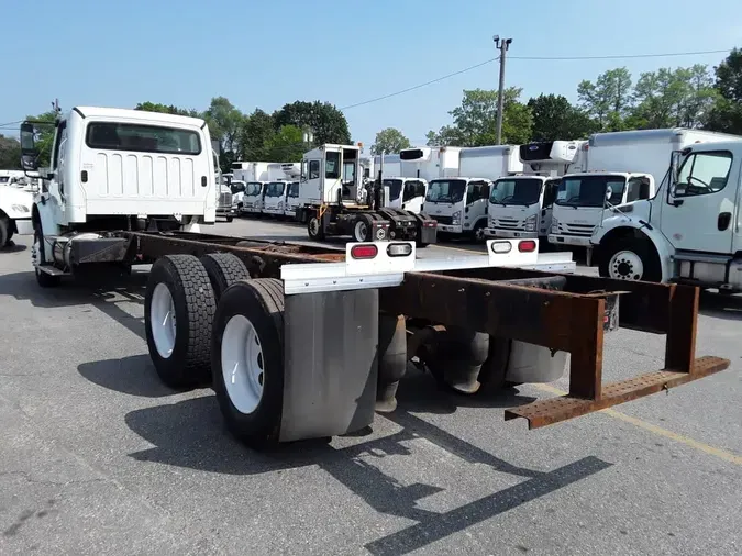 2018 FREIGHTLINER M2 106