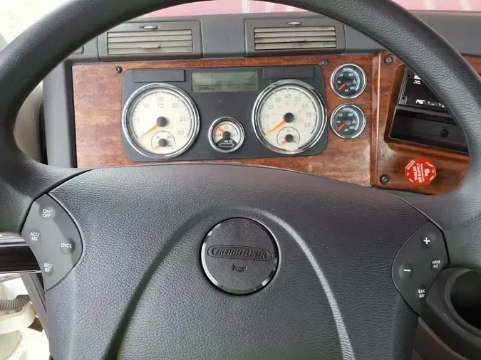 2017 FREIGHTLINER CASCADIA 113