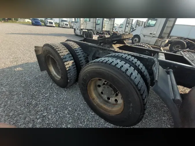 2019 Volvo VNL300
