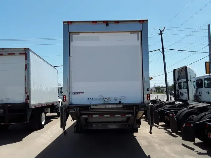 2018 FREIGHTLINER M2 106