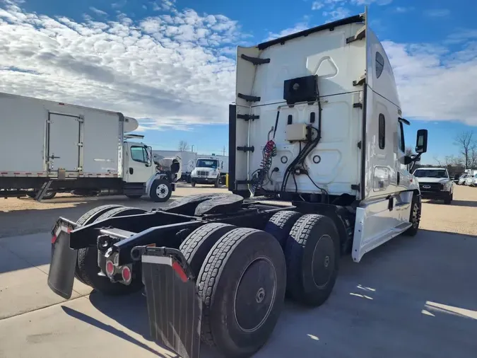 2019 FREIGHTLINER/MERCEDES CASCADIA 125