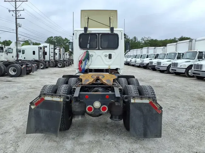 2017 FREIGHTLINER CASCADIA 113