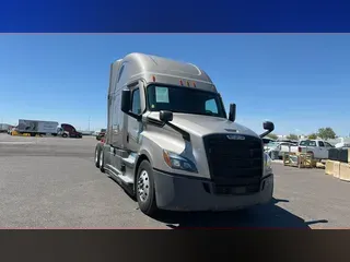 2021 Freightliner Cascadia 126