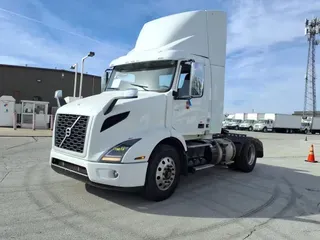 2019 VOLVO VNR42T 300