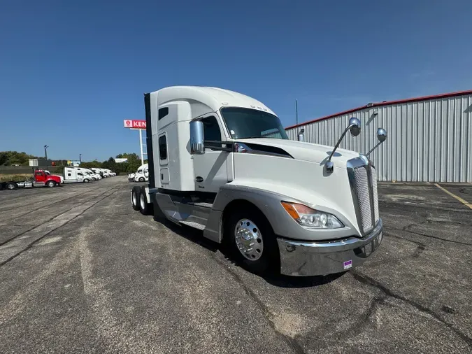 2023 Kenworth T680
