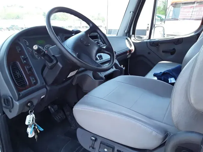 2018 FREIGHTLINER M2 106