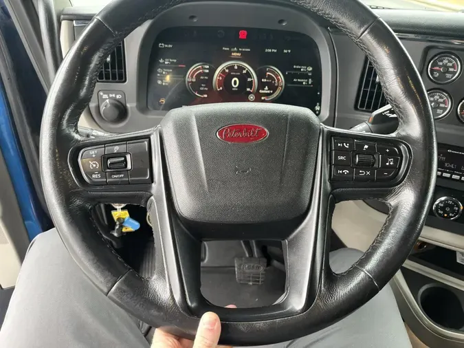 2023 Peterbilt 579