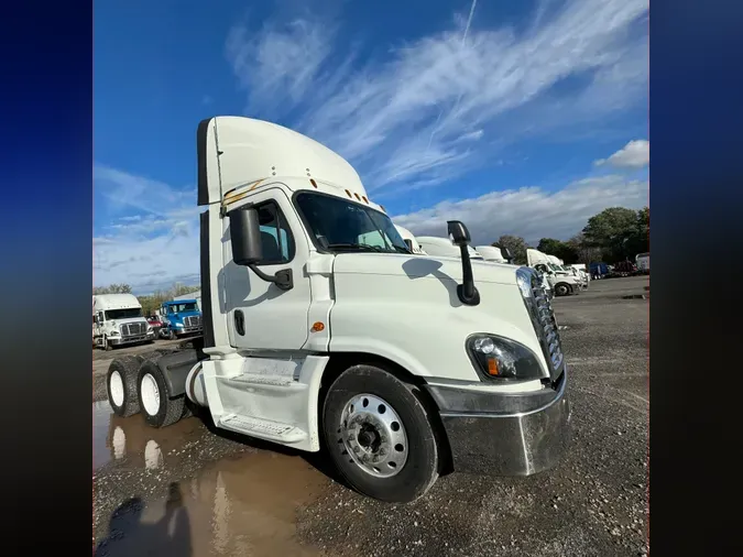 2017 FREIGHTLINER/MERCEDES CASCADIA 125