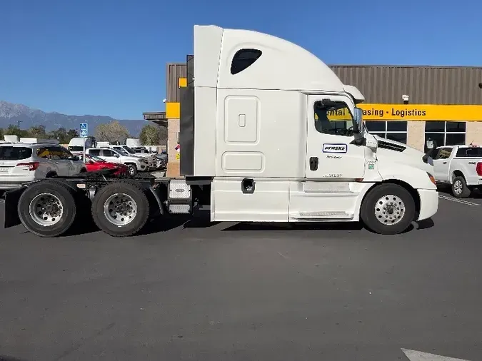 2019 Freightliner T12664ST