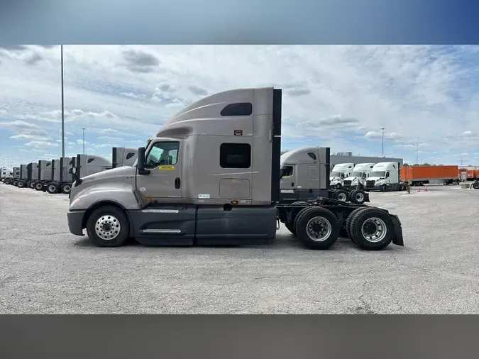 2022 International LT